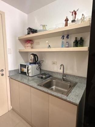 RKChillescapes Apartment in Las Pinas