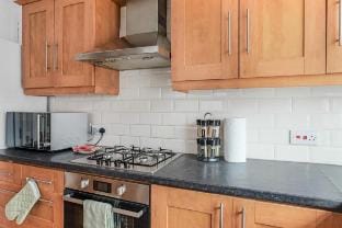Central|Pooltable|Contractors|Free parking|Family Vacation rental in Warrington