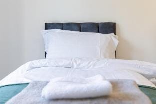 Daily Discounts | Family | Free Parking | Travel Vacation rental in Warrington