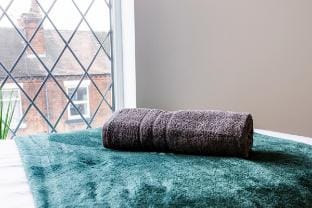 Daily Discounts | FREE Wifi | Family | Contractor Vacation rental in Stoke-on-Trent