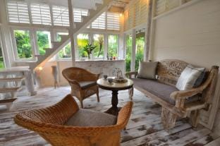 Cozy 1BR Lumbung Villa with a Garden Near Ubud Villa in Tampaksiring