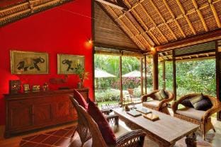 Cozy 1BR Lumbung Villa with a Garden Near Ubud Villa in Tampaksiring