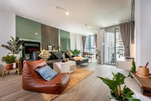 Lucky 808 – 2 BedRooms 100 sq.m. | BTS Chidlom Apartment in Bangkok