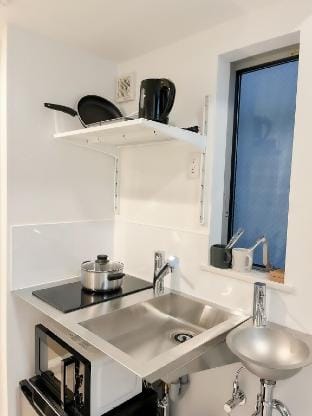 宿栖渋谷｜西新宿五丁目駅徒歩4分｜ロフト｜ダブル＋シングル布団｜101号室 Apartment in Shibuya