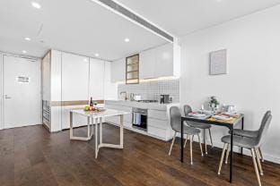 Galleria on the Glen Apartment in Glen Waverley