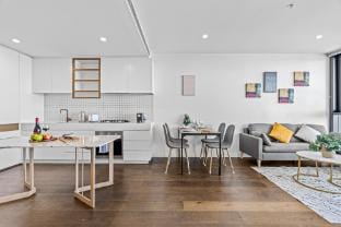 Galleria on the Glen Apartment in Glen Waverley