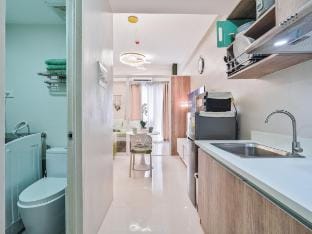 Luxe 631 Studio at Primeworld District w/ Balcony Apartment in Lapu-Lapu City