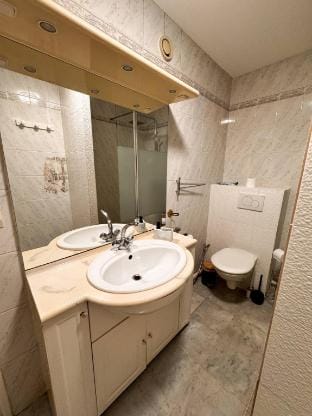 Paris View  Direct Access  Apartment 10 people Apartment in Courbevoie