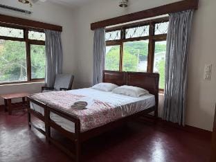 Summer House Himalaya - 6bh Bunglow Vacation rental in Mysuru
