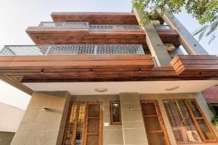 Zinnia 2BHK w/ Gaming Zone | Alaya Stays Villa in Noida