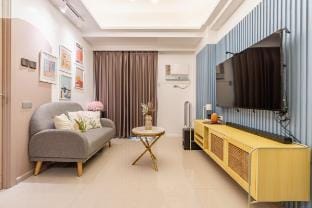 1BR unit in Radiance Manila bay with FREE Parking Vacation rental in Pasay