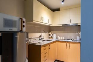 Bright and Spacious 1BR in Uptown BGC Vacation rental in Makati