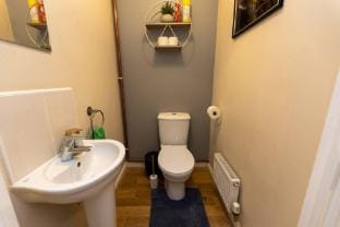 Charming 5-Bedroom Townhouse in Central Gloucester Vacation rental in Gloucester