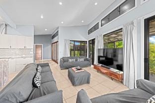 Family-Sized Retreat with Private Garage Hotel in Sandgate