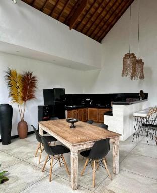 Villa estate 7 chambres,+Kid zone  lit une place ,2 piscines Kerobokan Villa in North Kuta
