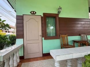 The Oreo Resort Bed and Breakfast in Pattaya City