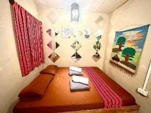 Baguio Pinewoods Room 14 | wi-fi, Parking, 3-4pax Vacation rental in Baguio