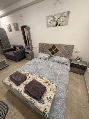 Highland Lake House Vacation rental in Thane