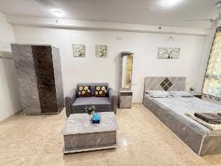Highland Lake House Vacation rental in Thane