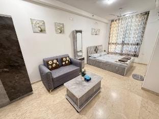 Highland Lake House Vacation rental in Thane