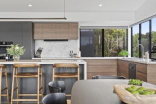 Scenic House with Private Yard & BBQ Area Hotel in Springbrook