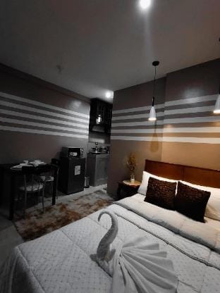 Cozy Room in Taguig with 1 Bedroom and Kitchenette Apartment in Makati