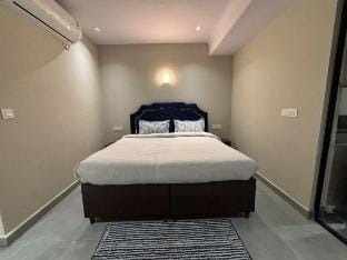 Modern Cozy Studio with King Bed & Kitchenette Vacation rental in Punjab, India