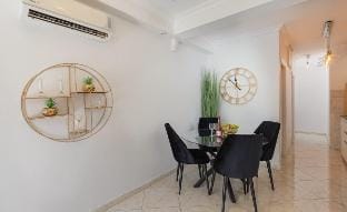 1 BR Apartment in Yochanan Hasandler St Jerusalem Israel Vacation rental in Jerusalem