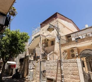 1 BR Apartment in Yochanan Hasandler St Jerusalem Israel Vacation rental in Jerusalem
