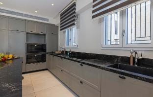 3 BR Apartment in Jerusalem Estates with Safe Room/Mamad Vacation rental in Jerusalem