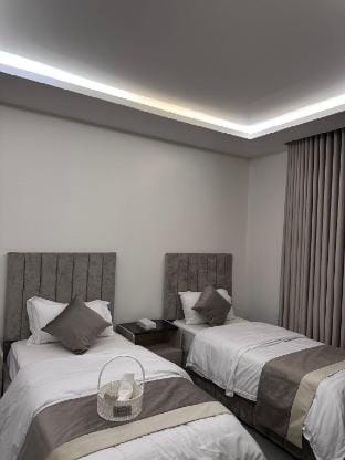 شقه مودرن ثلاث غرف وصاله ومطبخ وثلاث دورات دخول  Apartment in Riyadh