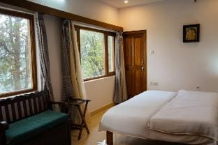 Lakeside Nook|1 BR Lake View Stay w Shared pool Vacation rental in Uttarakhand