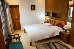 Lakeside Nook|1 BR Lake View Stay w Shared pool Vacation rental in Uttarakhand