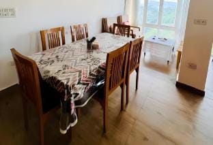 The Golden Cypress | 4BHK Villa in Mukteshwar Vacation rental in Uttarakhand