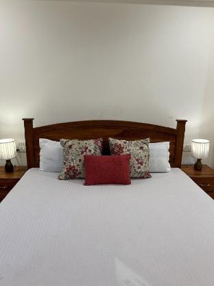Zephyr | Lakeview 2BHK Near Mall Road & Naini Lake Apartment in Uttarakhand