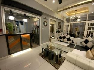 Luxury 1.5BR w/ Eastwood Mall Access Apartment in Pasig