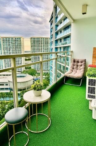 2br•Azure•near Airport&BGC•w/karaoke,ps4 & games Vacation rental in Paranaque