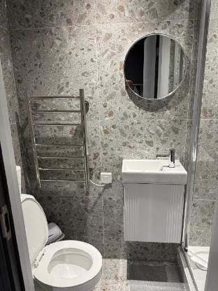 345 Lovely Lux Studios near Kingscross and Central London Keyless Smart Check-In Vacation rental in London Borough of Islington