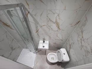 Stylish Acton Studio Fast Central Connection Vacation rental in London Borough of Ealing