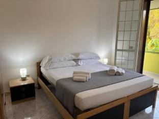 Apartment in a villa with a relaxing pool Apartment in Santa Maria del Focallo