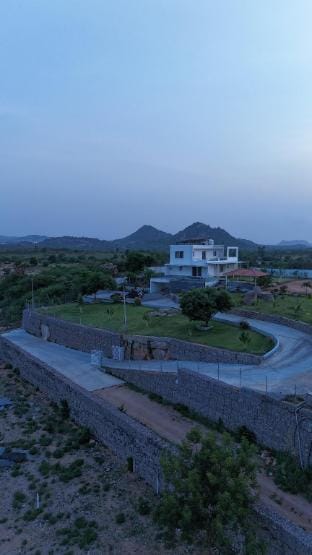 DestinMe Over the Hill Vacation rental in Hyderabad