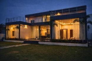 DestinMe Vedhika Farms Vacation rental in Hyderabad