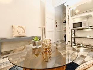 Well-Located Studio near Montparnasse/Elevator Vacation rental in Paris