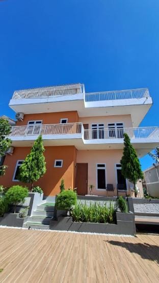 zamboer hills cafe resto & villa Villa in West Java