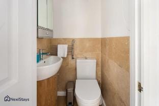 10 Mins Walk to The Oval | The Kennington Retreat Vacation rental in London Borough of Southwark