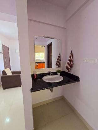 Cozy Apt by UrbanEase Propperties Apartment in Mangaluru