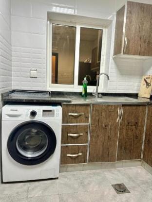 Entire 1-Bedroom Apartment with Balcony, Ajman Apartment in Ajman
