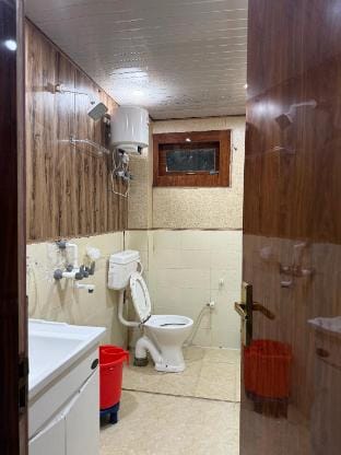 10 min from Banke Bihari Prem Mandir & ISKON Apartment in Uttar Pradesh