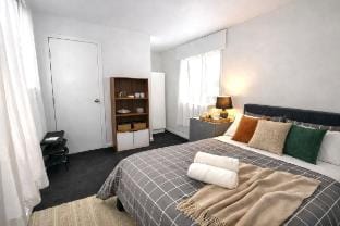 Rare Garden Guesthouse • Ensuite • Near Westgate Vacation rental in Auckland