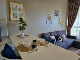 1BR Seaview Suite|Sleeps 6|Near Jonker|AndroidTV(Netflix via Own Account),WiFi,AC,Self Check-In Vacation rental in Malacca